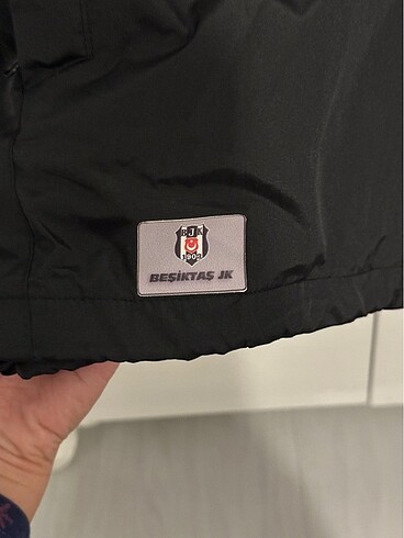 l Beden Beşiktaş Yağmurluk Original