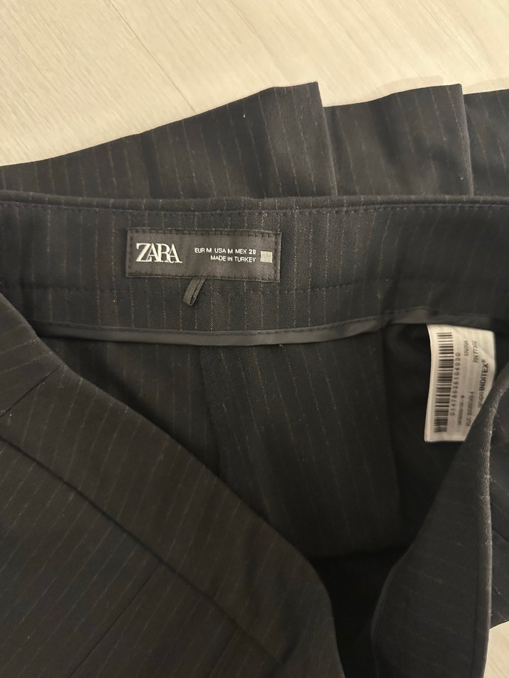 Zara Lacivert şortlu  Pilili Mini Etek - Görsel 4