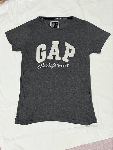 GAP t-shirt