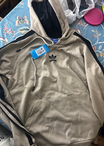 Gri Kapüşonlu Adidas Sweatshirt
