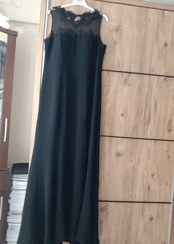 Zara Dantel İşlemeli Siyah Uzun Abiye Elbise