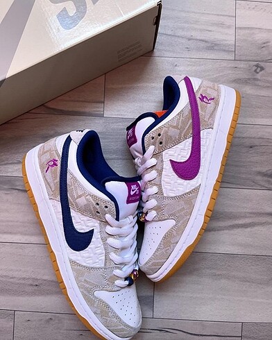 Nike Nike SB Dunk Low
