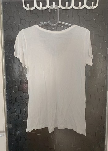 Kadın Beyaz V Yaka Kısa Kollu Pamuklu Tişört - Görsel 3