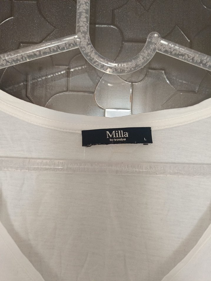 Kadın Beyaz V Yaka Kısa Kollu Pamuklu Tişört - Görsel 4