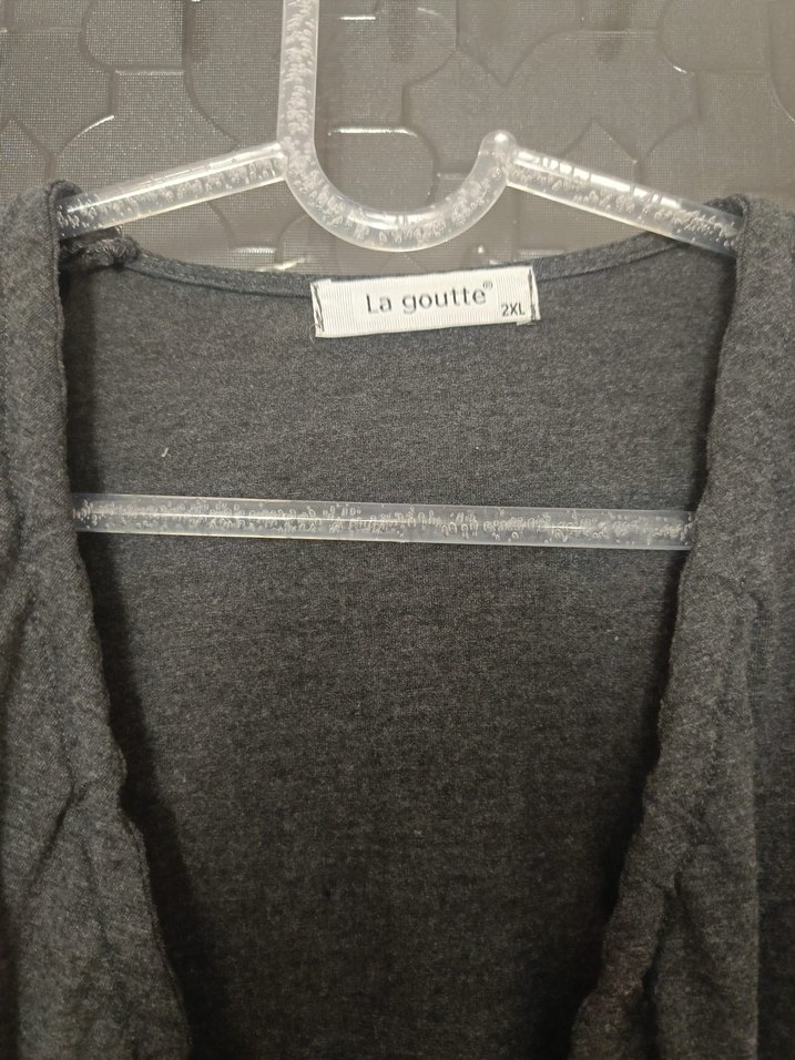 Gri V Yaka Uzun Kollu Kazağı - Görsel 3