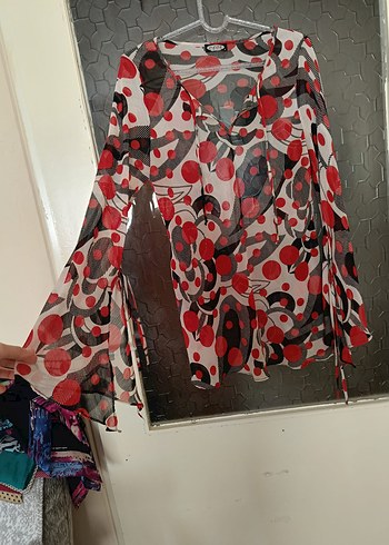 Kırmızı Gri Desenli Uzun Kollu V Yaka Bluz - Görsel 2