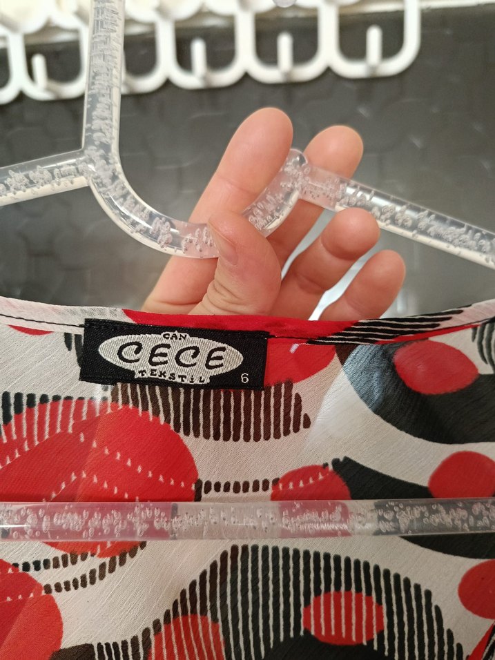 Kırmızı Gri Desenli Uzun Kollu V Yaka Bluz - Görsel 5