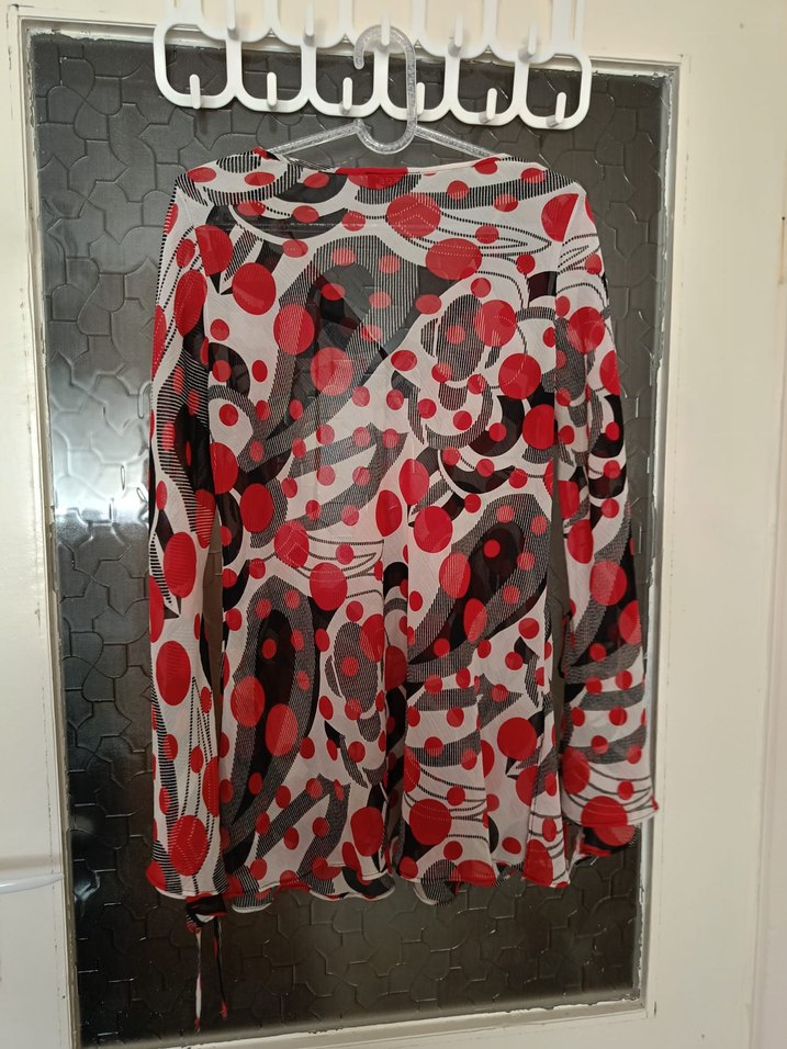 Kırmızı Gri Desenli Uzun Kollu V Yaka Bluz - Görsel 3