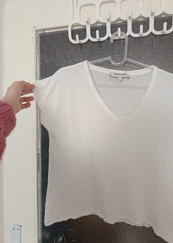 Beyaz V Yaka Kısa Kollu Kadın Tişört - Görsel 2