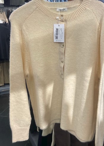 Bej Yün Düğmeli Yüksek Yaka Kadın Kazak - Görsel 3