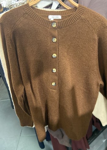 Düğmeli Kahverengi Kadın Yün Kazak - Görsel 2