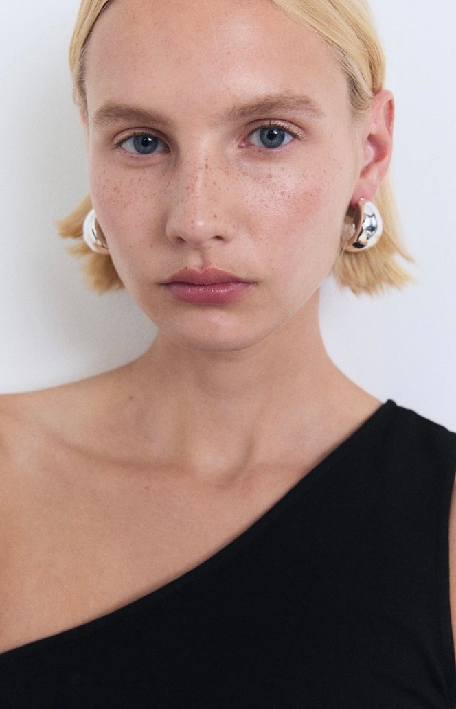 MANGO Siyah Asimetrik Drapeli Bluz - Görsel 4