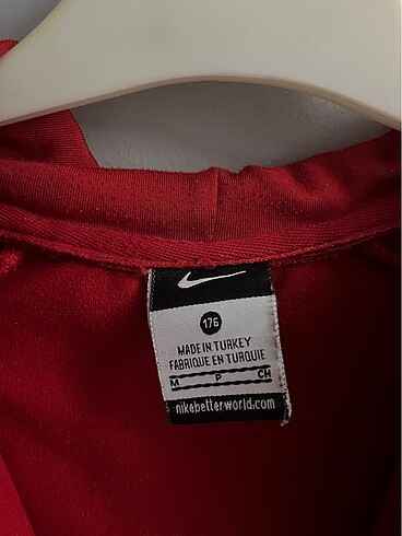m Beden kırmızı Renk Nike air jordan hırka