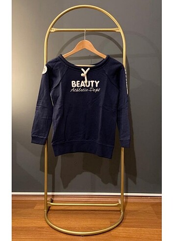 Yaka Detaylı Sweatshirt