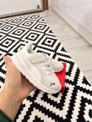 23 Beden beyaz Renk Puma çocuk ayakkabı