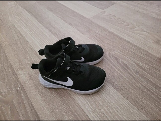 27 Beden Nike spor ayakkabı