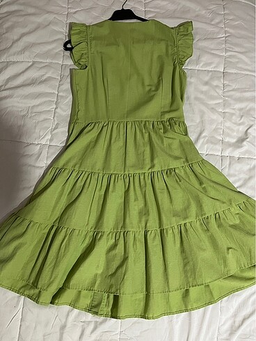 s Beden Yeşil volanlı elbise