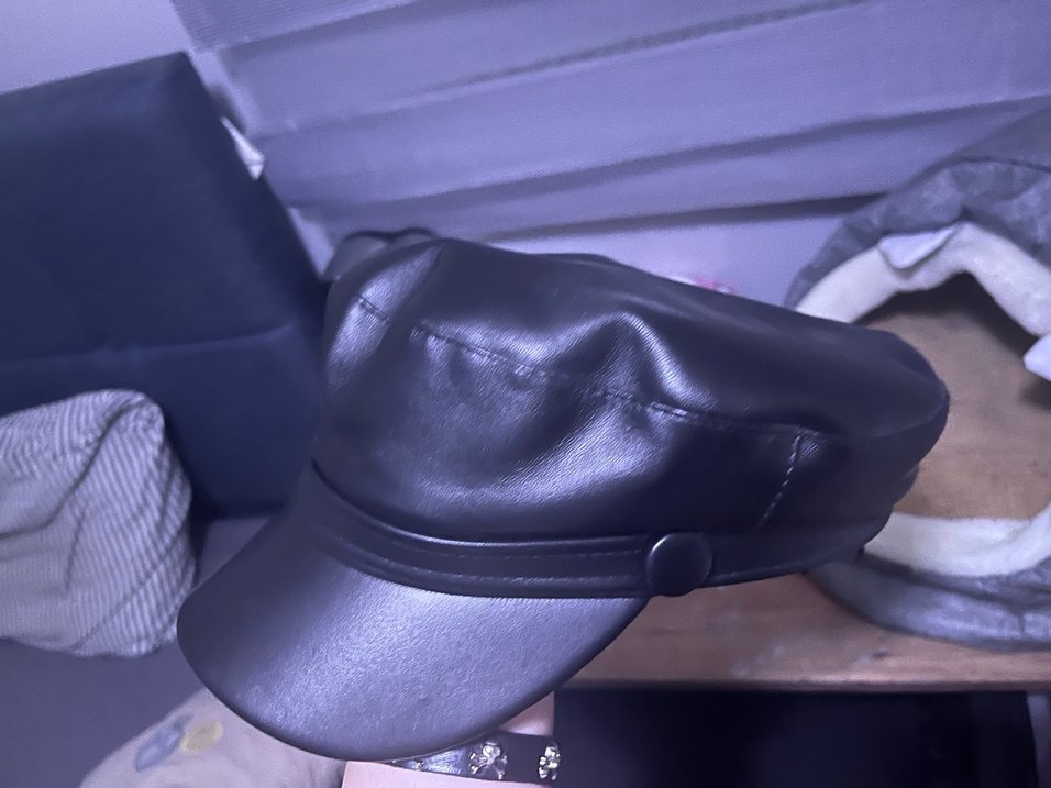 Kemer Detaylı Siyah Deri Goth Kadın Şapka - Görsel 2