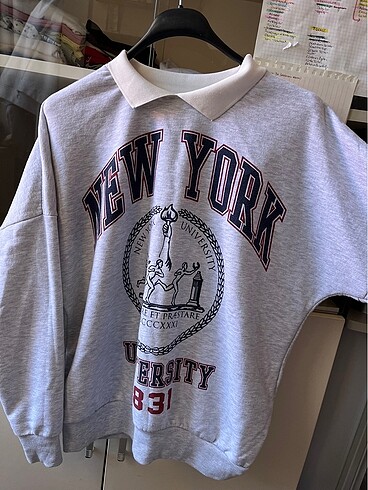 sweatshirt