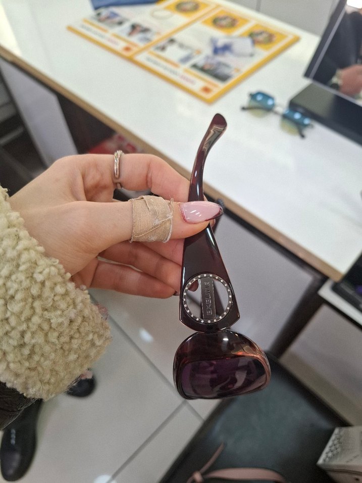 Kahverengi Parlak Kürklü Kadın Güneş Gözlüğü - Görsel 3