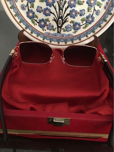 Miu Miu dan harika bir kadın güneş gözlüğü... - Görsel 5