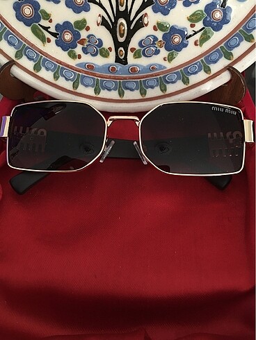 Miu Miu dan harika bir kadın güneş gözlüğü... - Görsel 7