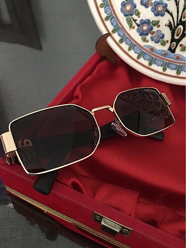 Miu Miu dan harika bir kadın güneş gözlüğü... - Görsel 8