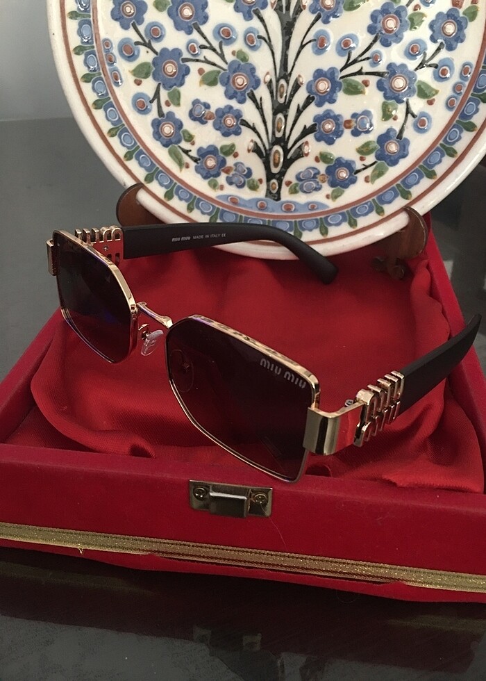 Miu Miu dan harika bir kadın güneş gözlüğü... - Görsel 4