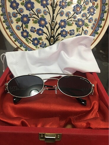 Miu Miu dan harika bir kadın güneş gözlüğü... - Görsel 2