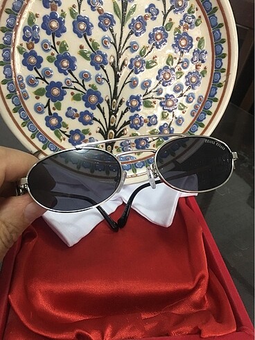 Miu Miu dan harika bir kadın güneş gözlüğü... - Görsel 4