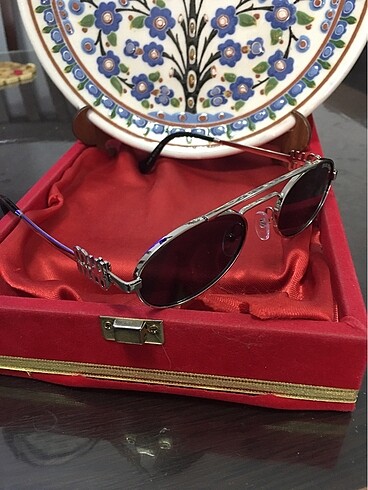 Miu Miu dan harika bir kadın güneş gözlüğü... - Görsel 6