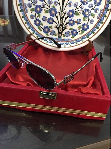 Miu Miu dan harika bir kadın güneş gözlüğü... - Görsel 7