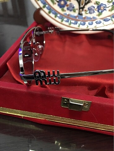 Miu Miu dan harika bir kadın güneş gözlüğü... - Görsel 8