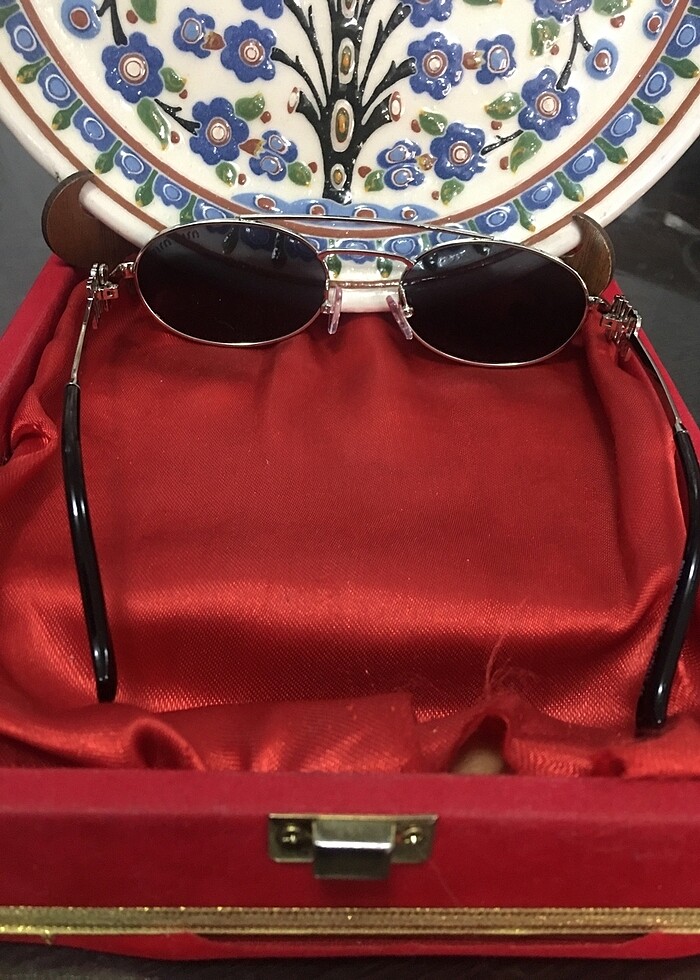 Miu Miu dan harika bir kadın güneş gözlüğü... - Görsel 5