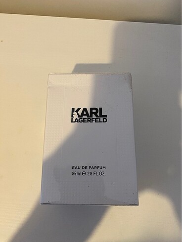 Karl Lagerfeld Orijinal Karl Lagerfeld 85 ml Hollanda?n hedıye geldi barkod dan
