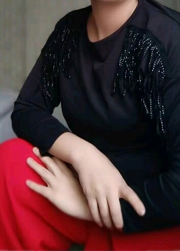 Omuzları taşlı tunik