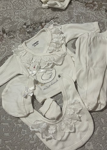 Kız bebek hastane çıkışı - Görsel 2