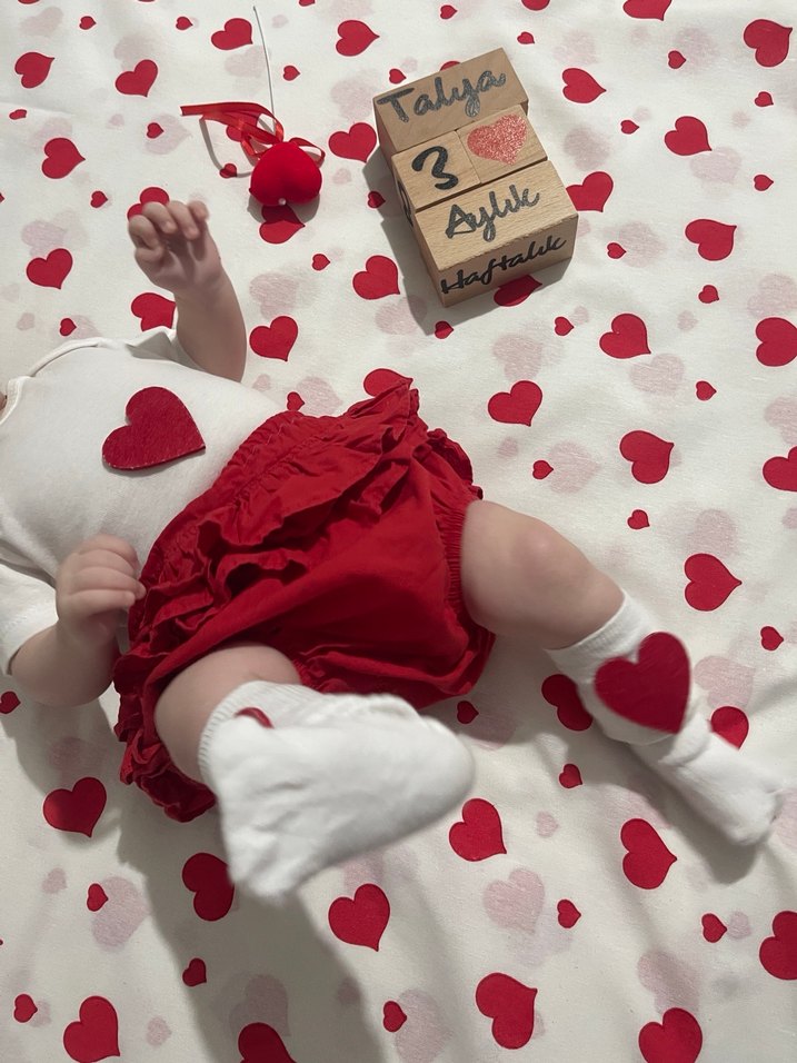 Kırmızı Fırfırlı Bebek Kız Tulum - Görsel 2
