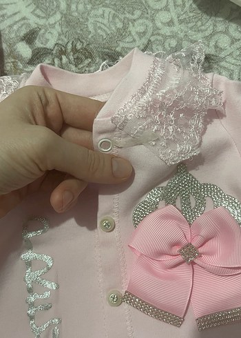 Dantel Detaylı Pembe Bebek Tulum - Görsel 3