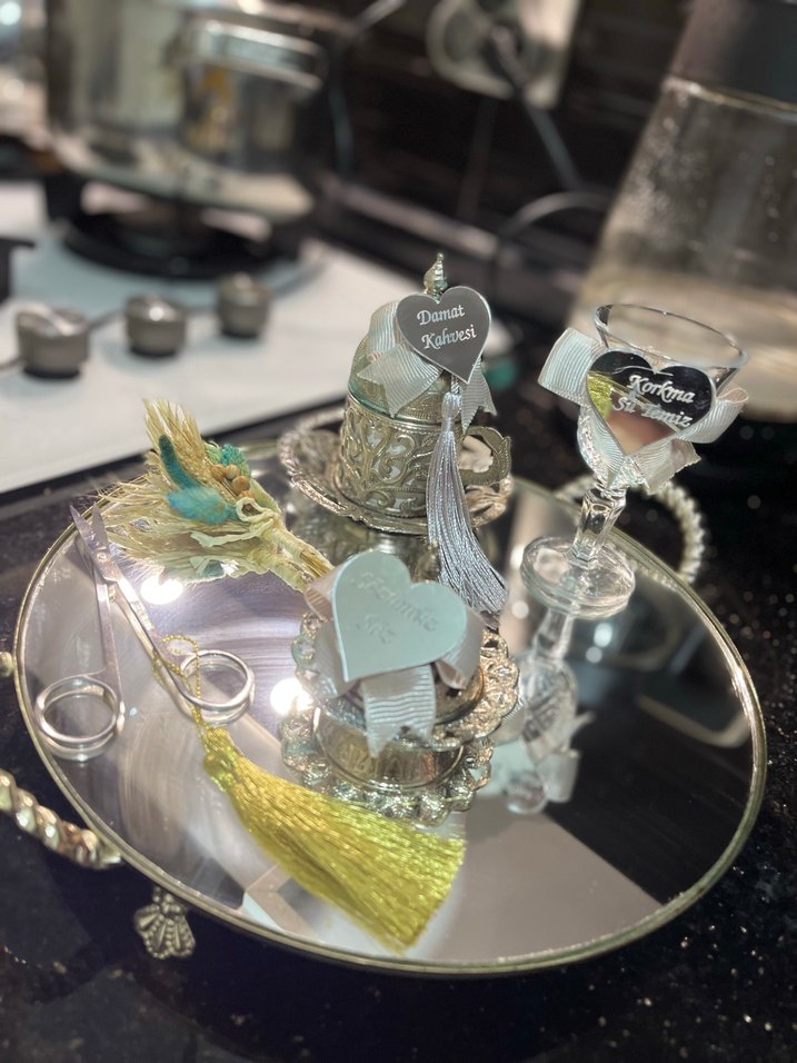 Söz kahve tepsisi yanında makası - Görsel 3