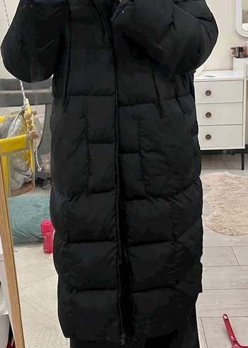 Siyah Kapüşonlu Kadın Midi Şişme Mont - Görsel 2