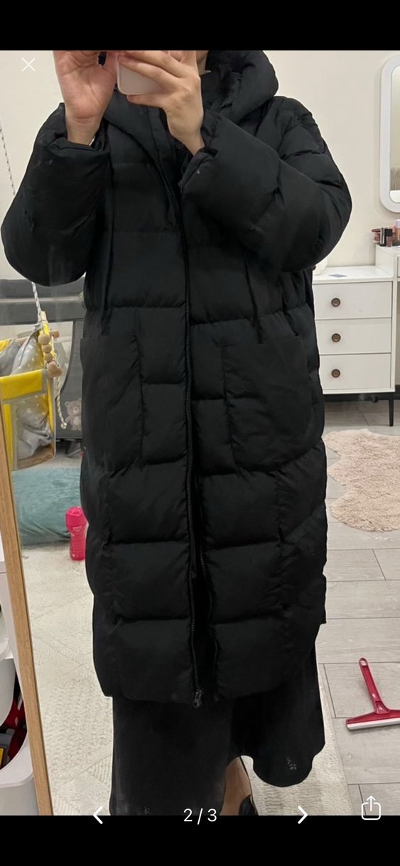 Siyah Kapüşonlu Kadın Midi Şişme Mont - Görsel 2