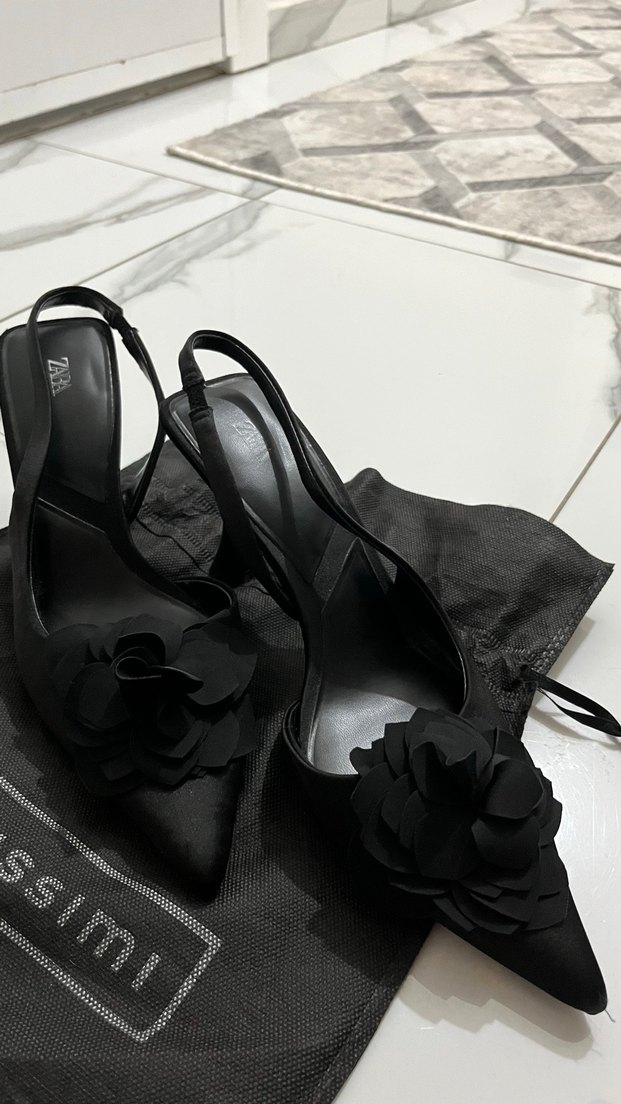 Zara Siyah  Çiçek Detaylı Stiletto - Görsel 2