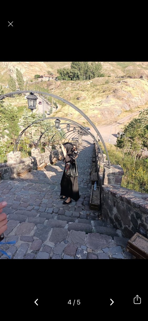 Siyah Yüksek Yakalı Uzun Kadın Elbise - Görsel 4