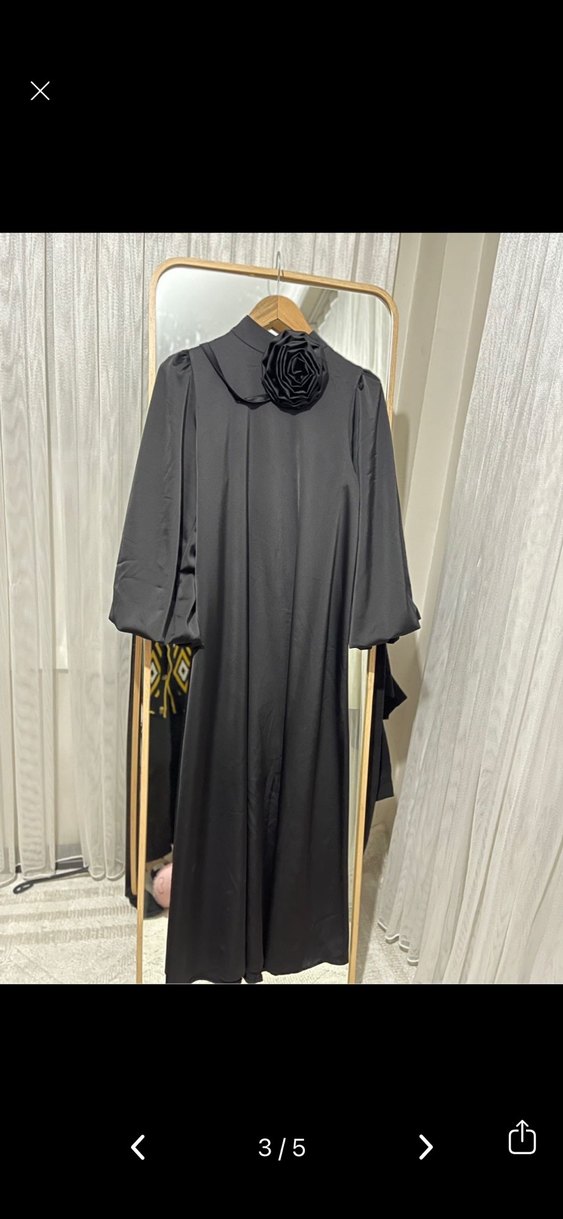 Siyah Yüksek Yakalı Uzun Kadın Elbise - Görsel 2