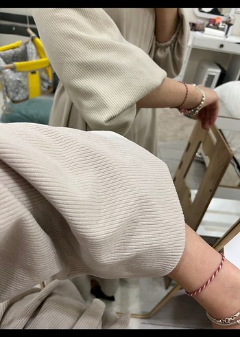 Bej Uzun Kollu Kuşaklı Kadın Elbise - Görsel 3