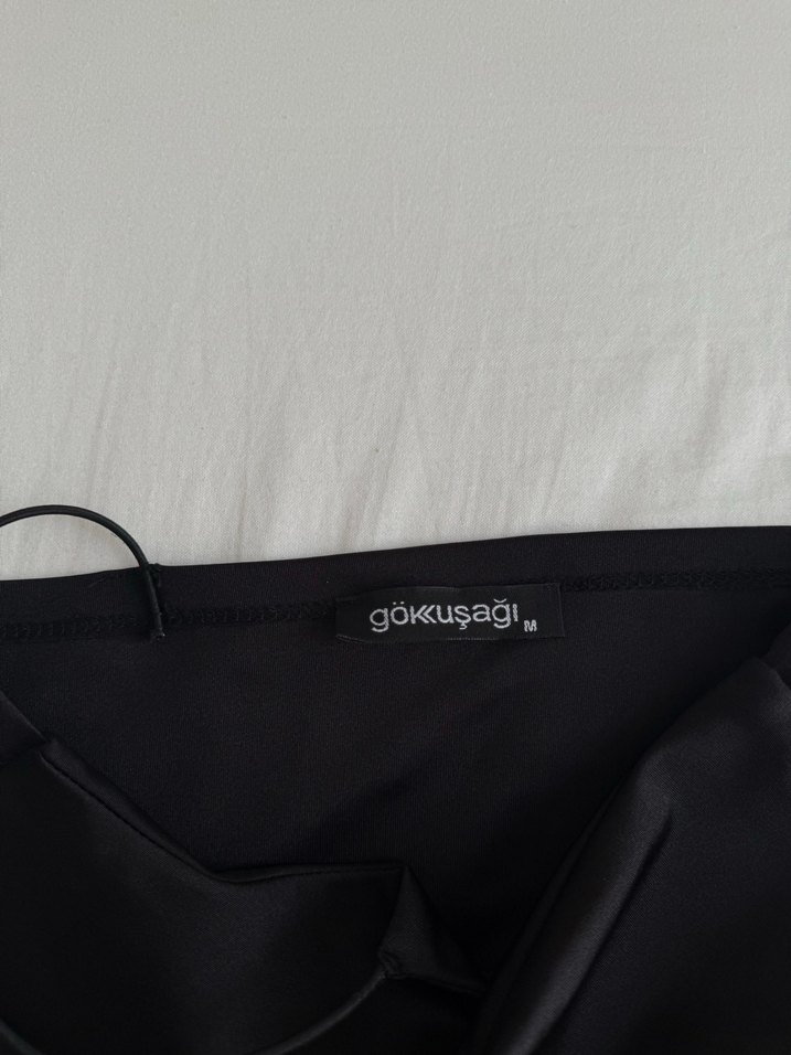 Tek askı yandan büzgülü elbise - Görsel 3