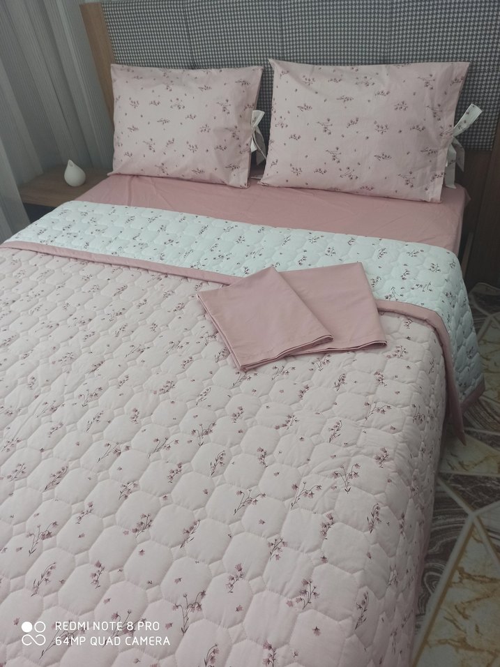 Çiçek desenli kapitone pike takımı - Görsel 3