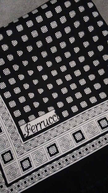 Ferrucci Eşarp