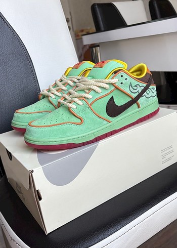 Nike SB Dunk Low Rodeo Tourmaline